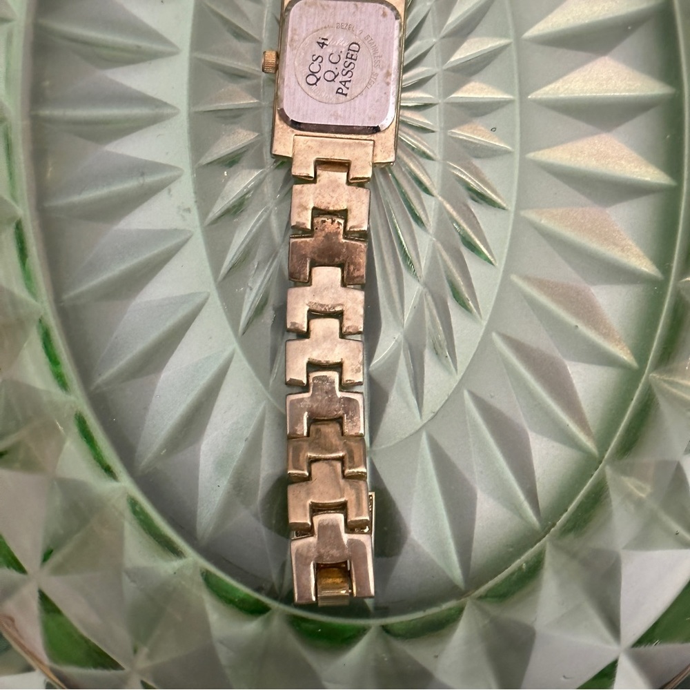Vintage Galaxie by Elgin gold tone with rhinestones watch - Picture 2 of 8